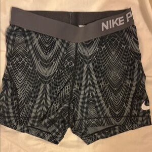 Nike Pro Women's Gray Patterned Shorts